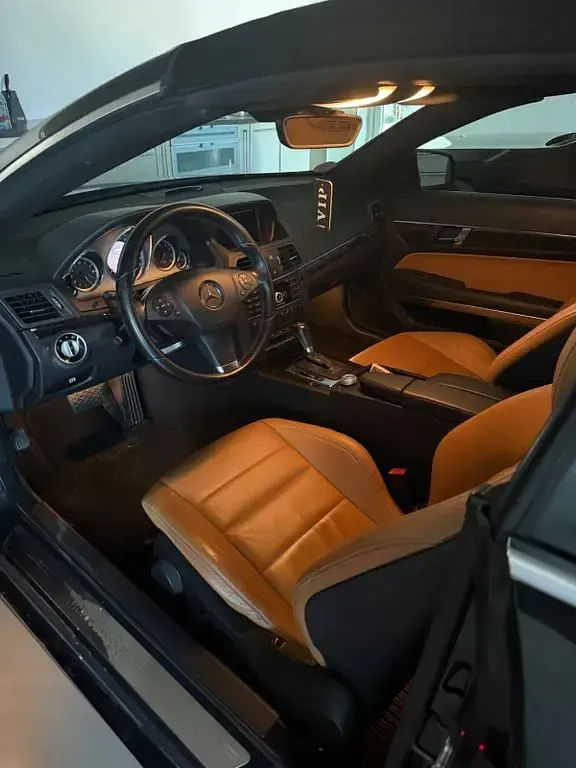 Gebraucht Mercedes E200 Elegance 184 PS (135 kW) 2011 Schwarz Cabrio