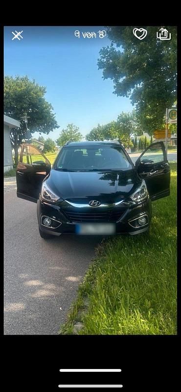 Schwarz Gebraucht 2013 Hyundai ix35 Premium SUV | 9.990 € - Bild 1/4