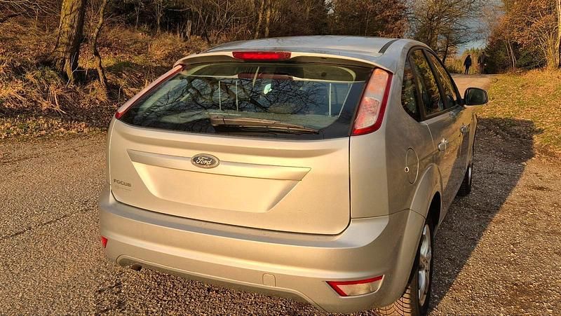 Gebraucht Ford Focus Sport 116 PS (85 kW) 2008 Silber Limousine