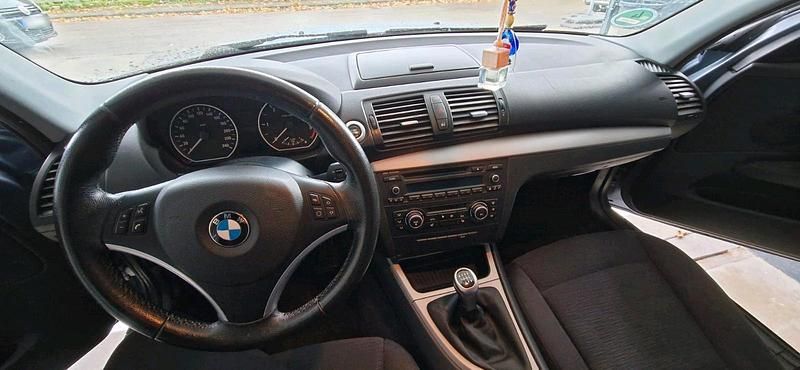 Gebraucht BMW 118 143 PS (105 kW) 2010 Blau Kleinwagen