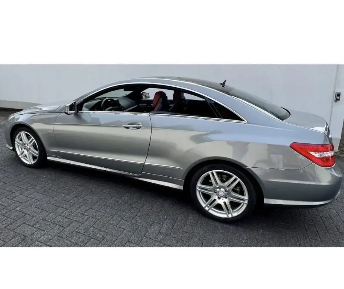 Gebraucht Mercedes E250 AMG line 204 PS (150 kW) 2012 Silber Coupé