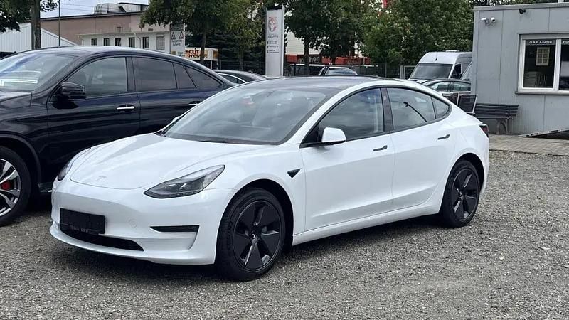 Weiß Gebraucht 2024 Tesla Model 3 Long Range RWD Limousine | 42.000 € (Fairer Preis) - Bild 1/4