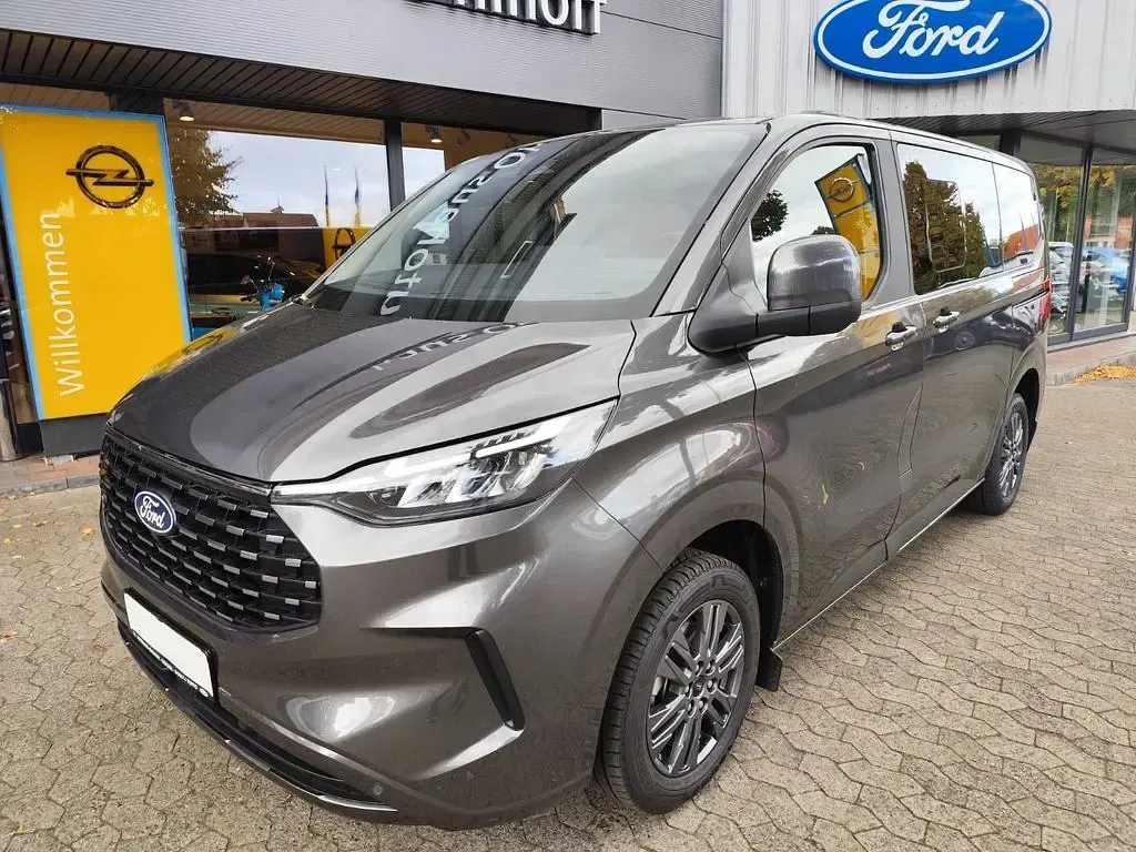 Gebraucht Ford Tourneo 136 PS (100 kW) 2025 Grau Van / Kleinbus