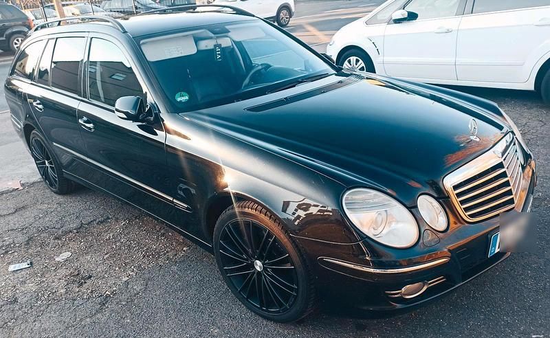 Schwarz Gebraucht 2008 Mercedes E320 Kombi | 4.800 € (Fairer Preis) - Bild 1/4