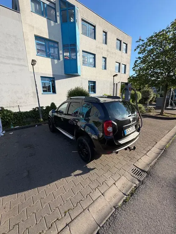 Gebraucht Dacia Duster Essentiel 105 PS (77 kW) 2011 Schwarz SUV