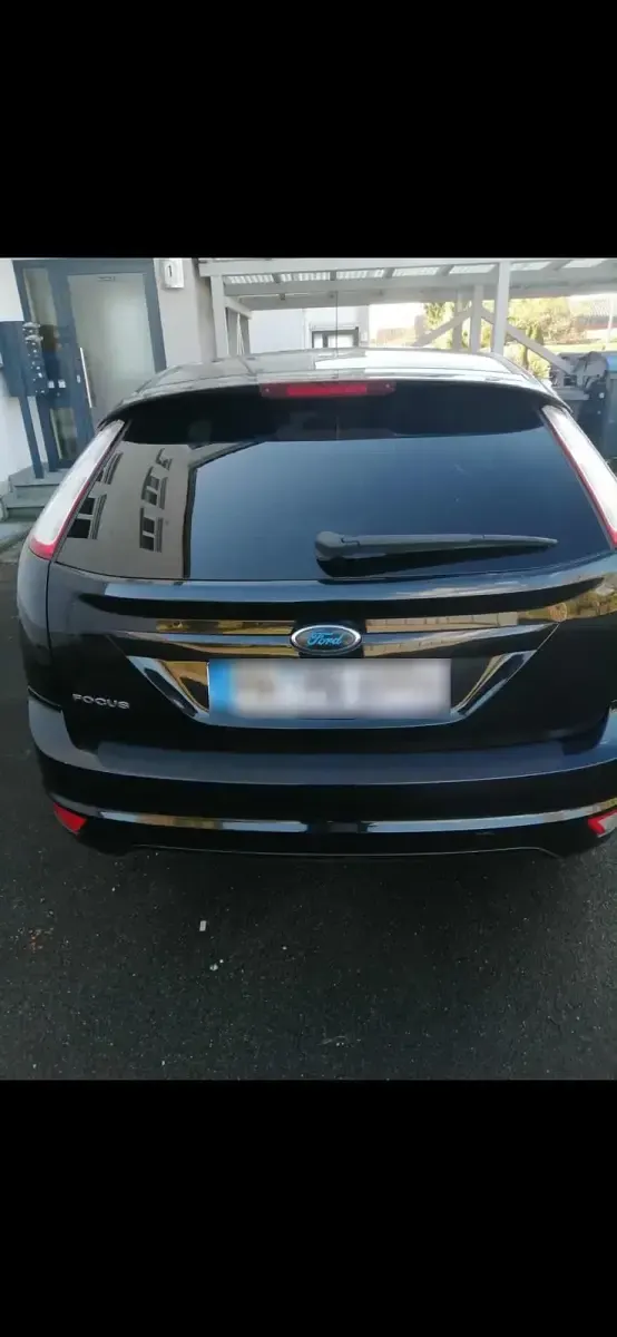 Gebraucht Ford Focus 101 PS (74 kW) 2010 Schwarz Limousine