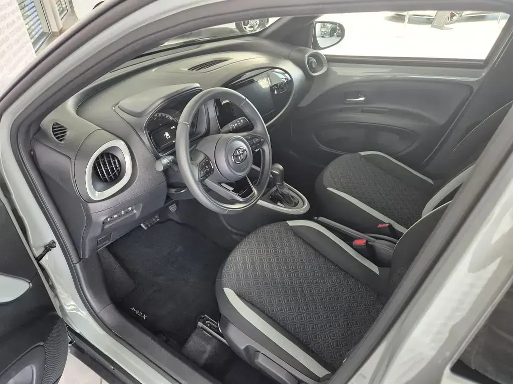 Gebraucht Toyota Aygo X Team 72 PS (52 kW) 2024 Schwarz SUV