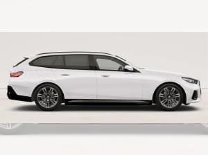 Neu BMW 530e 299 PS (219 kW) 2026 Weiß (alpinweiß uni) Kombi