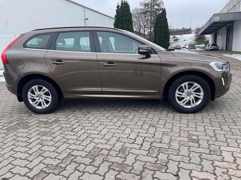 Gebraucht Volvo XC60 Momentum 150 PS (110 kW) 2017 SUV