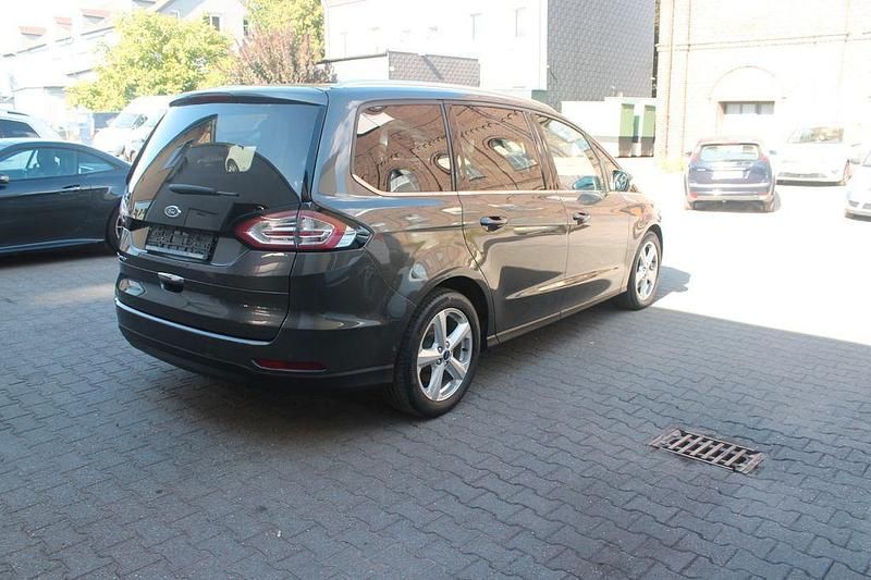 Gebraucht Ford Galaxy Titanium 211 PS (155 kW) 2017 Grau Van / Kleinbus