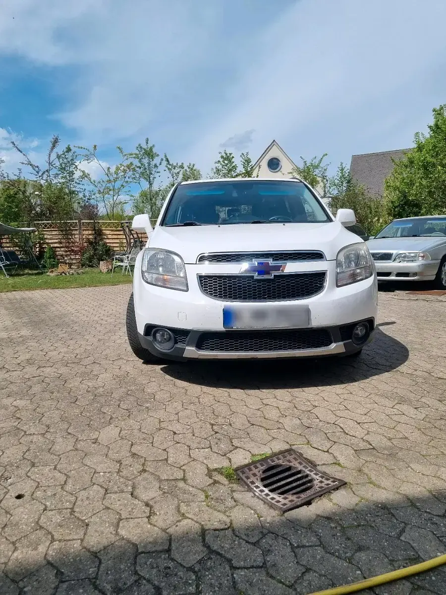 Gebraucht Chevrolet Orlando 163 PS (119 kW) 2013 Weiß Van / Kleinbus