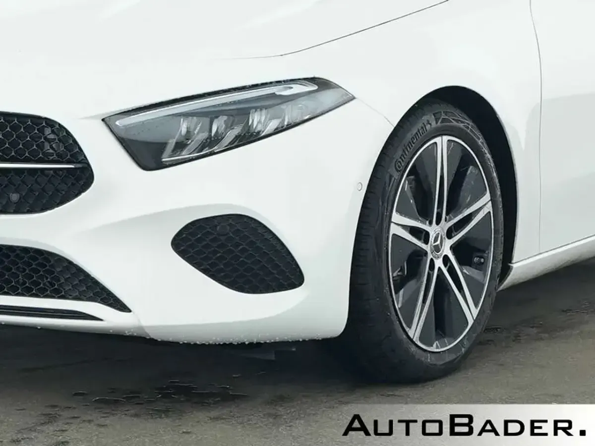 Gebraucht Mercedes A200 Advanced Plus 163 PS (119 kW) 2025 149 unilack polarweiß Limousine