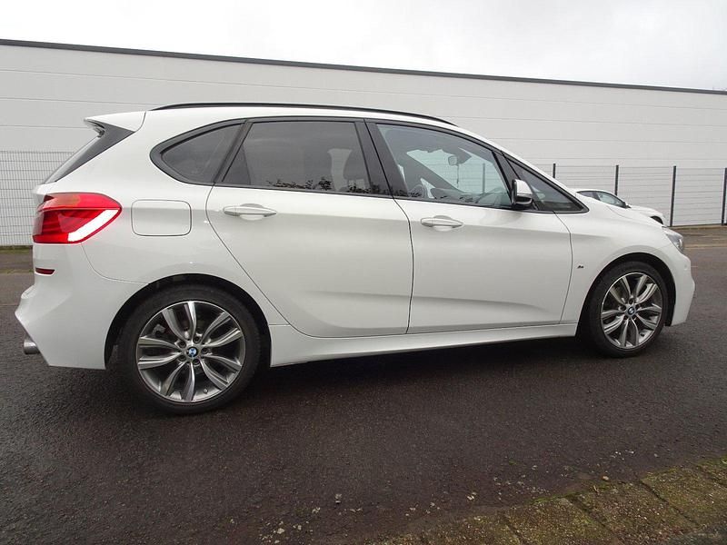 Gebraucht BMW 220 M Sport 192 PS (141 kW) 2016 Weiß Van / Kleinbus