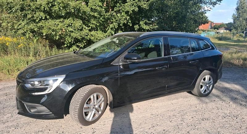 Schwarz Gebraucht 2016 Renault Mégane GrandTour Kombi | 8.200 € (Guter Preis) - Bild 1/4