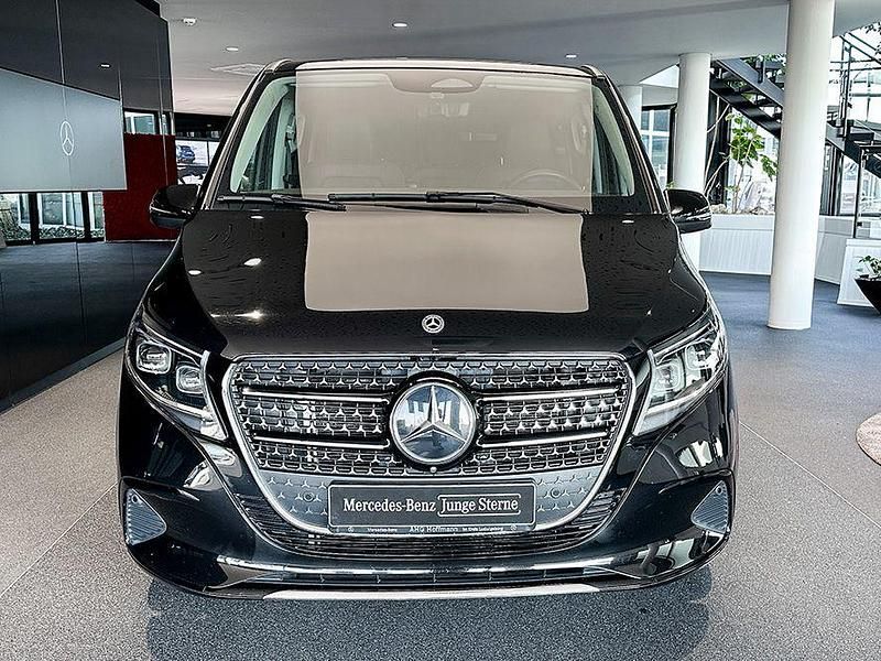 Gebraucht Mercedes V300 237 PS (174 kW) 2024 Schwarz Van / Kleinbus