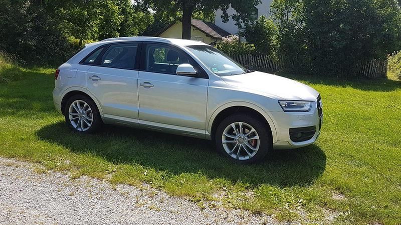 Silber Gebraucht 2012 Audi Q3 SUV | 7.900 € (Guter Preis) - Bild 1/4