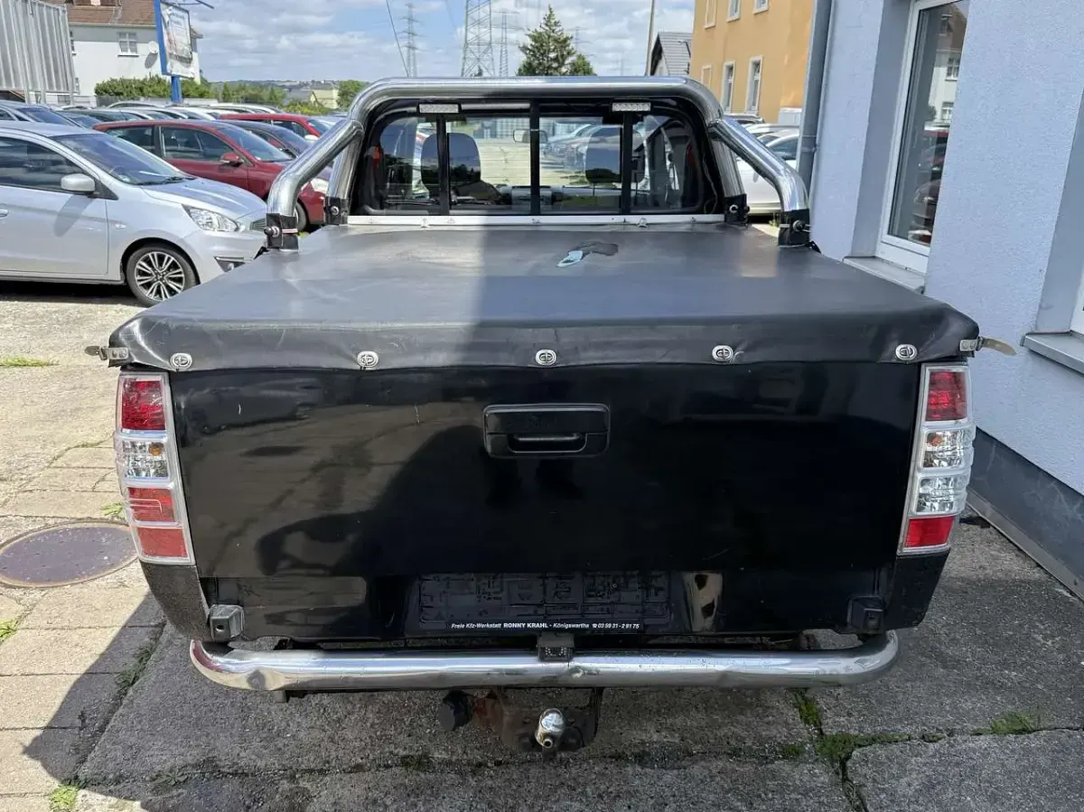 Gebraucht Ford Ranger XL 143 PS (105 kW) 2010 Maz black mica/aat black mica Pickup