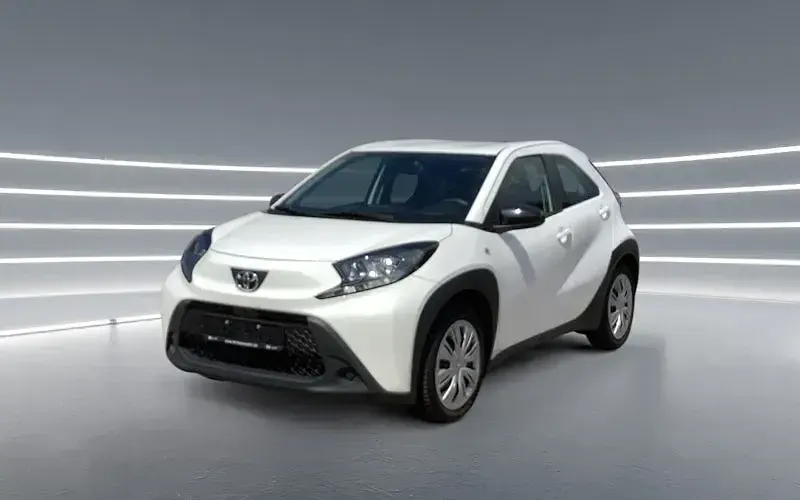 Gebraucht Toyota Aygo X X-play 72 PS (52 kW) 2023 Weiß SUV