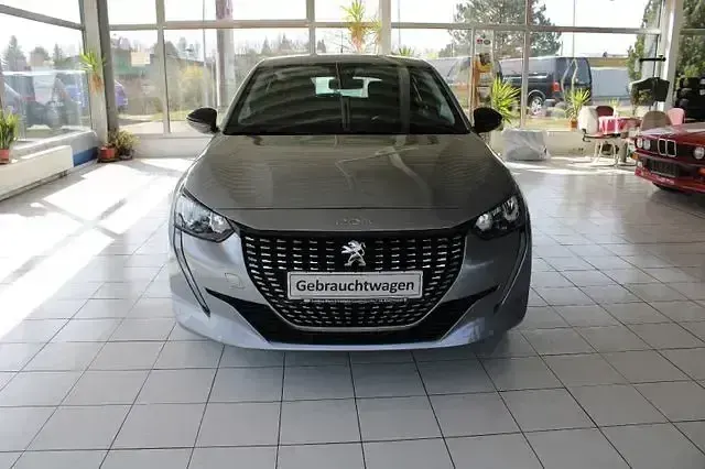 Gebraucht Peugeot 208 Active 75 PS (55 kW) 2022 Grau Kleinwagen