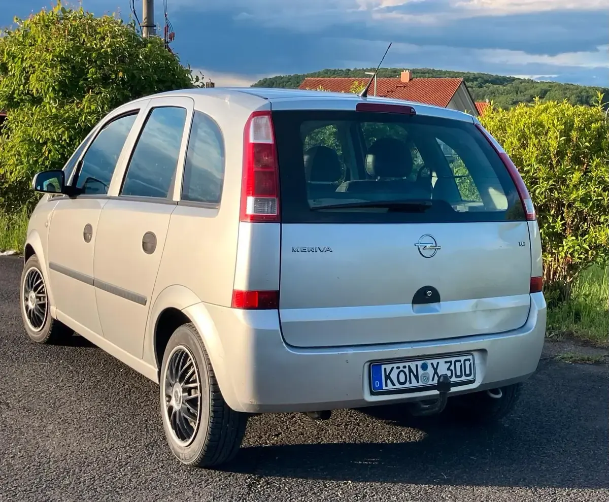 Używany Opel Meriva 101 KM (74 kW) 2003 Srebrny Minivan