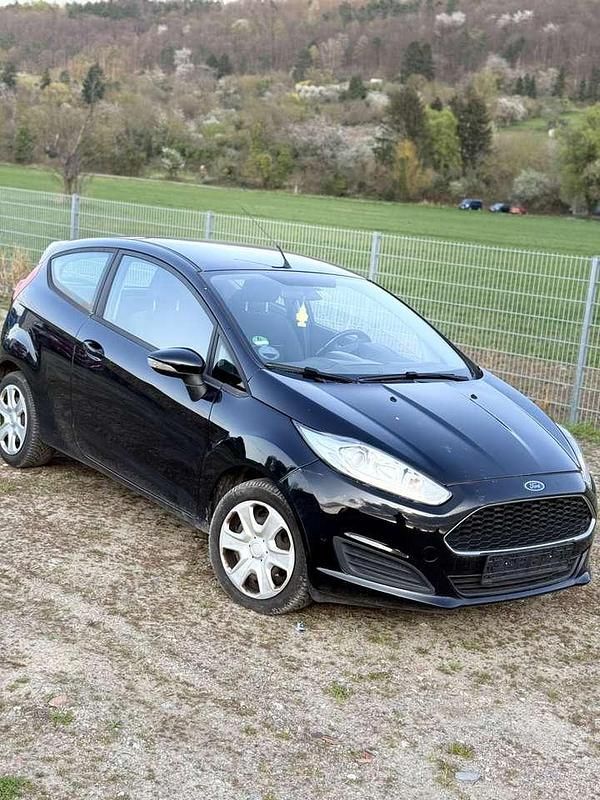 Schwarz Gebraucht 2016 Ford Fiesta Trend Kleinwagen | 3.999 € (Teuer) - Bild 1/4