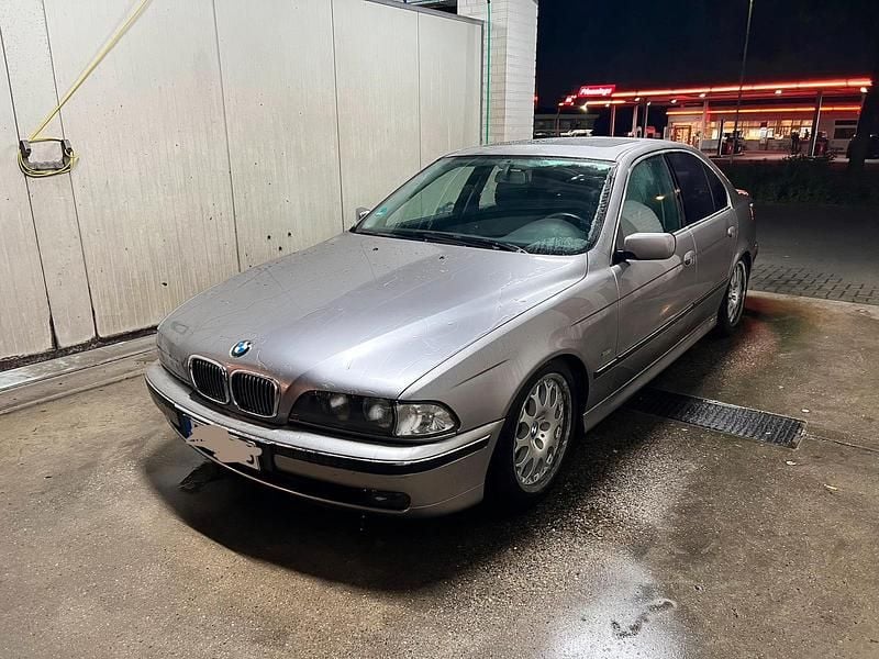 Silber Gebraucht 2000 BMW 523 Limousine | 2.250 € (Superpreis) - Bild 1/4