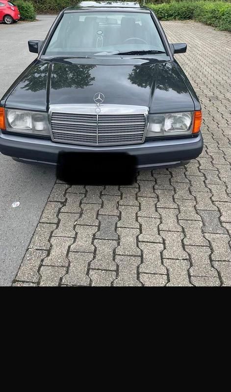 Gebraucht Mercedes 190 90 PS (66 kW) 1989 Schwarz Limousine