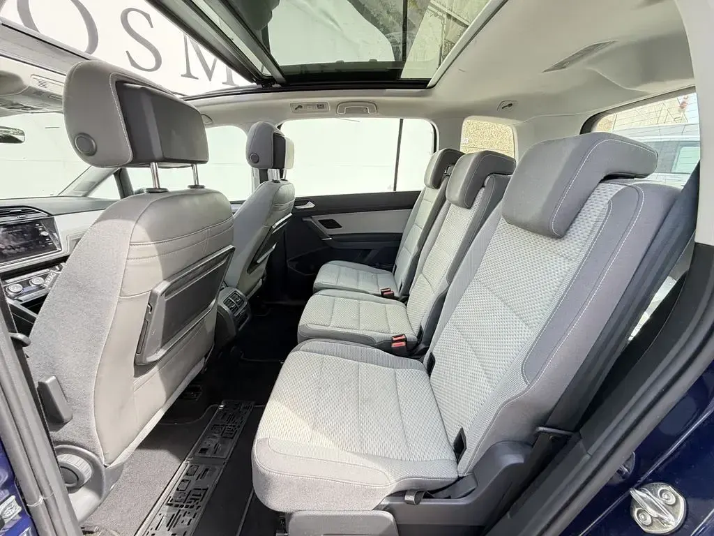 Gebraucht VW Touran Comfortline 150 PS (110 kW) 2022 Atlantik blue metallic Van / Kleinbus