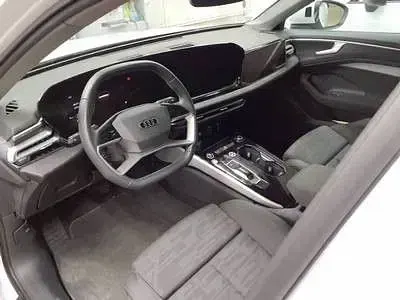 Gebraucht Audi A6 Sport 204 PS (150 kW) 2026 Gletscherweiß metallic Kombi
