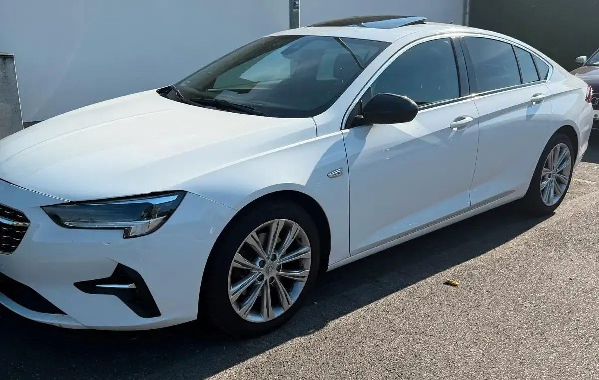 Gebraucht Opel Insignia 122 PS (89 kW) 2021 Weiß Limousine