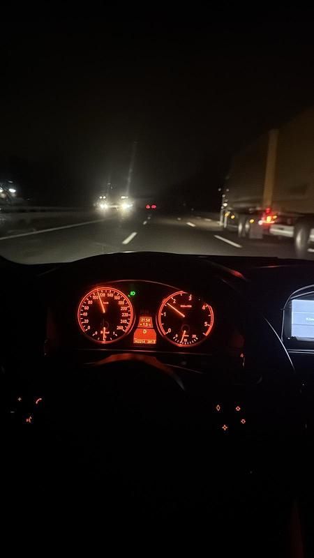 Gebraucht BMW 525 220 PS (161 kW) 2005 Grau Limousine