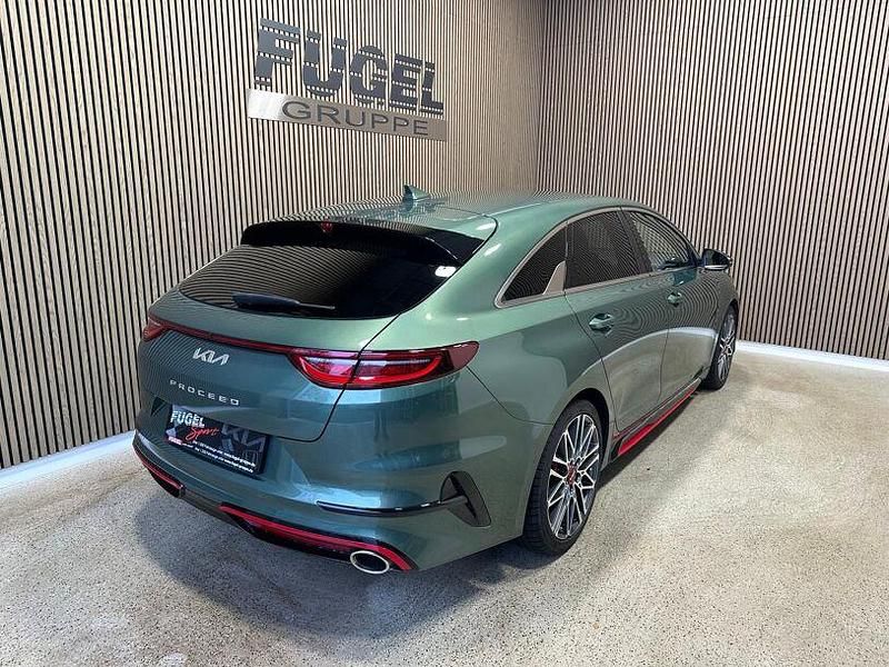 Gebraucht Kia ProCeed GT 204 PS (150 kW) 2023 (exg) experience green met. Kleinwagen
