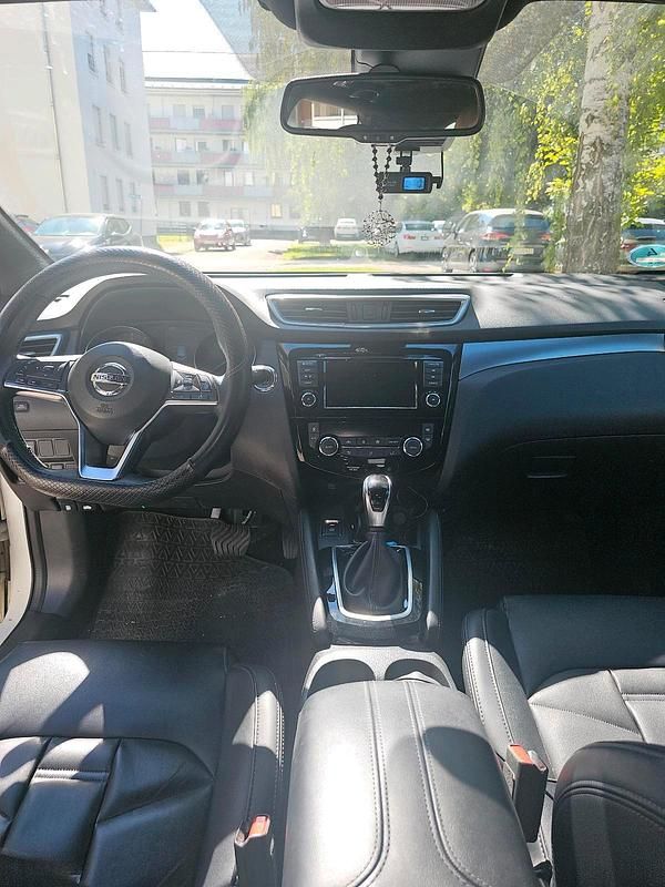Weiß Gebraucht 2019 Nissan Qashqai +2 SUV | 14.600 € - Bild 1/4