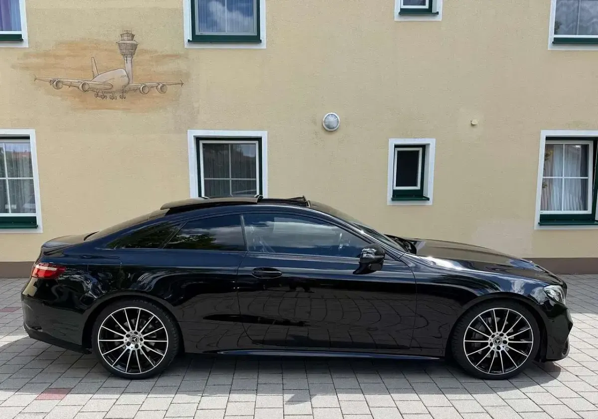 Gebraucht Mercedes E200 AMG line 184 PS (135 kW) 2018 Coupé