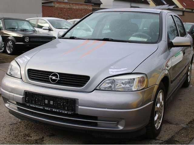 Gebraucht Opel Astra Comfort 101 PS (74 kW) 2002 Silber Limousine
