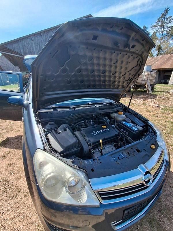 Gebraucht Opel Astra 116 PS (85 kW) 2009 Grau Kombi