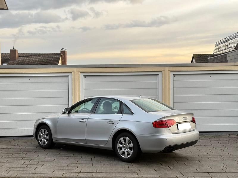 Gebraucht Audi A4 180 PS (132 kW) 2009 Silber Limousine