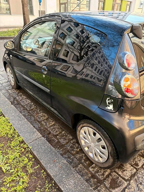Gebraucht Citroën C1 68 PS (50 kW) 2012 Schwarz Kleinwagen