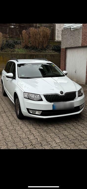 Gebraucht Skoda Octavia 150 PS (110 kW) 2016 Weiß Kleinwagen