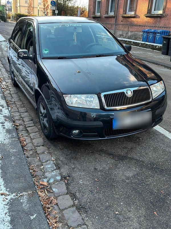 Second-hand Skoda Fabia 60 CP (44 kW) 2004 Negru Hatchback