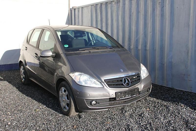 Gebraucht Mercedes A160 95 PS (69 kW) 2011 Grau Limousine