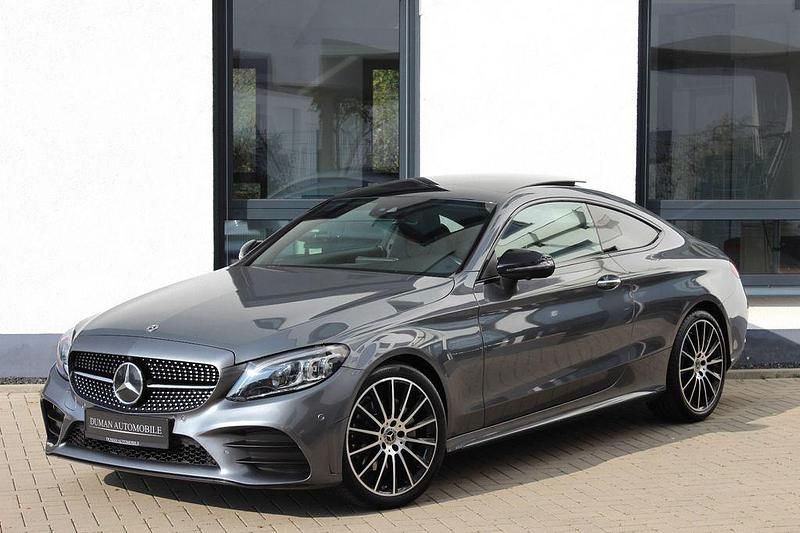 Selenitgrau metallic Gebraucht 2020 Mercedes C200 AMG Coupé | 33.900 € (Fairer Preis) - Bild 1/4