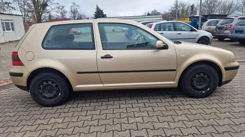 Gebraucht VW Golf IV 75 PS (55 kW) 2002 Gold Limousine