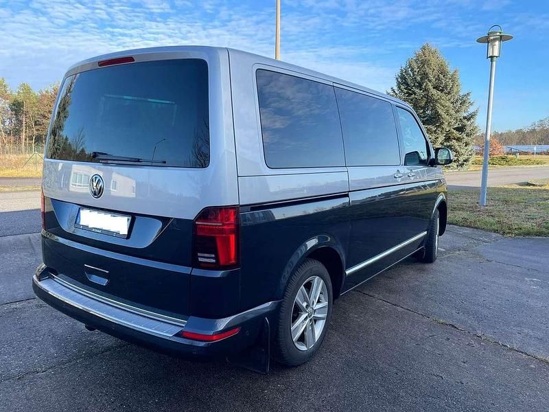 Gebraucht VW Multivan Highline 199 PS (146 kW) 2021 Blau Van