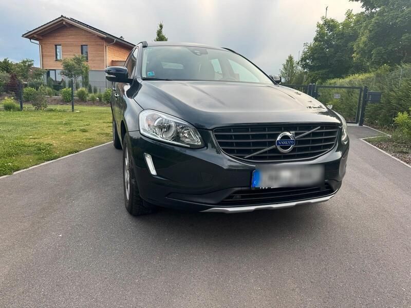 Grau Gebraucht 2016 Volvo XC60 SUV | 13.700 € - Bild 1/4