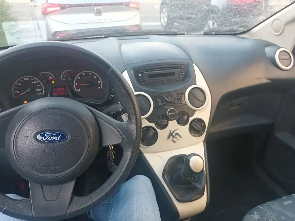 Gebraucht Ford Ka Titanium 69 PS (50 kW) 2014 Weiß Kleinwagen