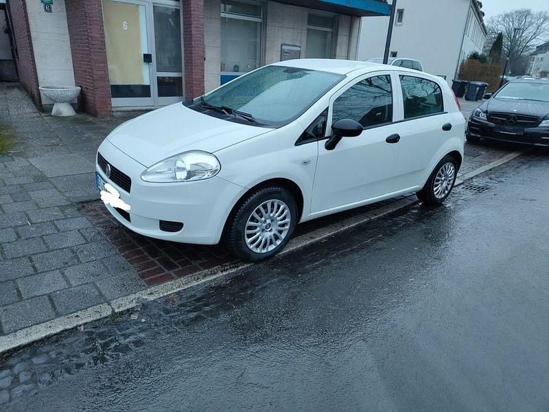 Gebraucht Fiat Punto Pop 69 PS (50 kW) 2012 Weiß Kleinwagen