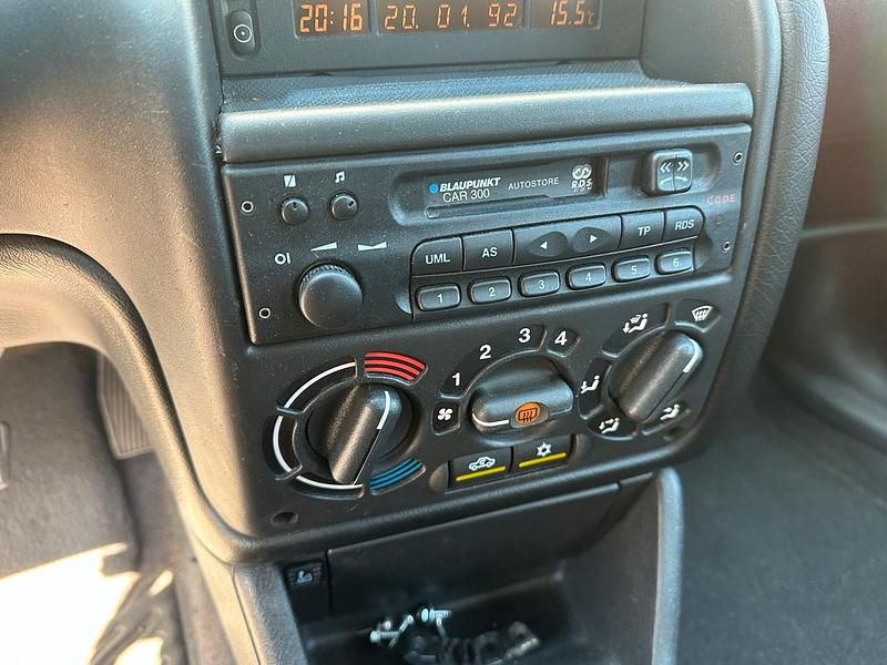 Gebraucht Opel Astra 75 PS (55 kW) 1998 Silber Limousine
