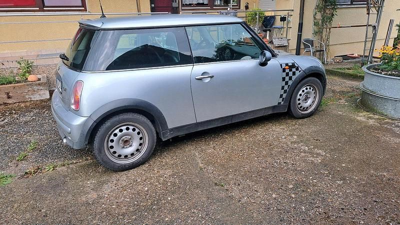 Grau Gebraucht 2004 Mini ONE Kleinwagen | 1.800 € (Superpreis) - Bild 1/4