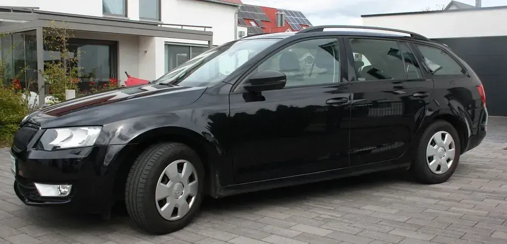 Gebraucht Skoda Octavia Active 105 PS (77 kW) 2014 Schwarz Kombi